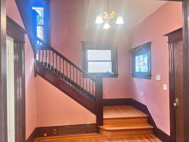 Building Photo - 505 22nd St