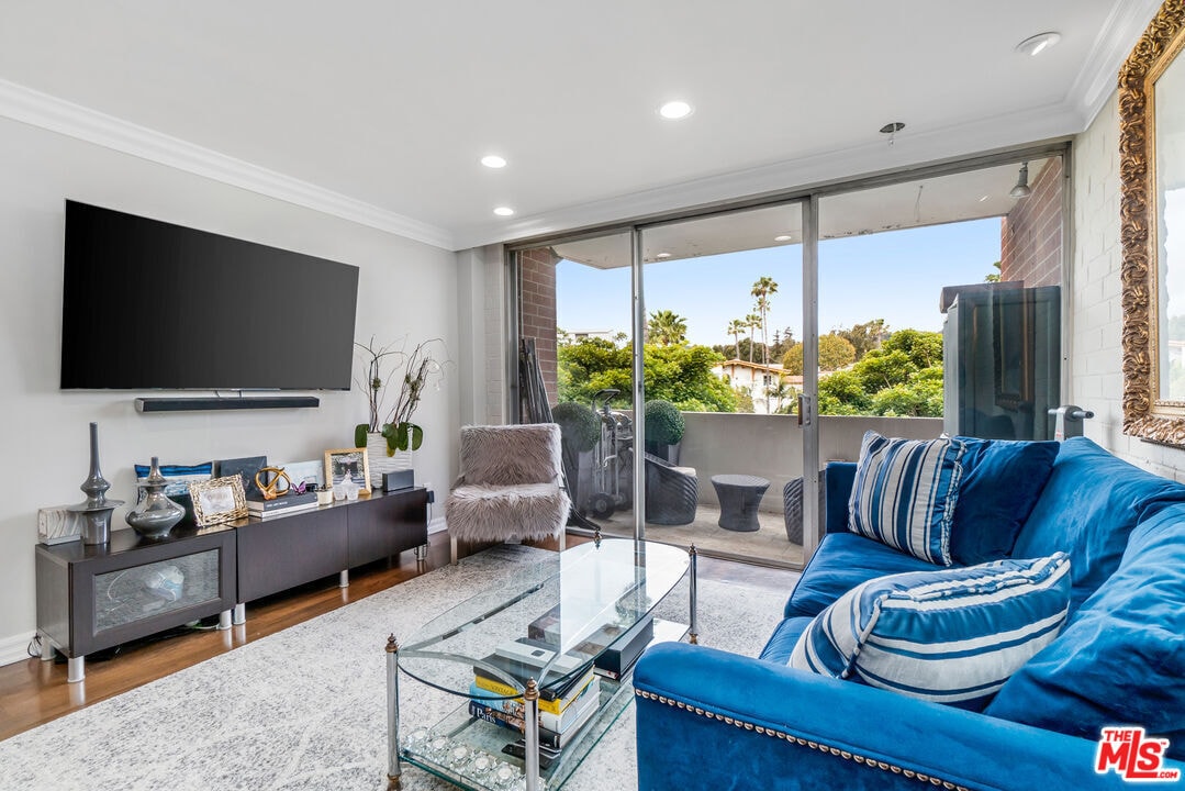 Foto principal - 11750 Sunset Blvd
