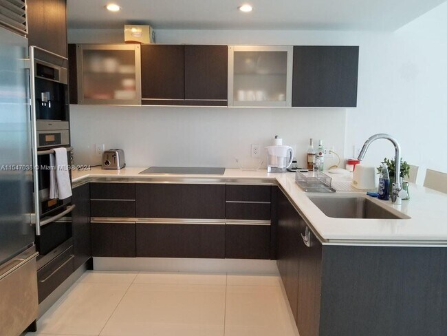 Foto del edificio - 17001 Collins Ave