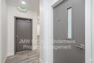 Building Photo - 1709 Harbor Ave SW