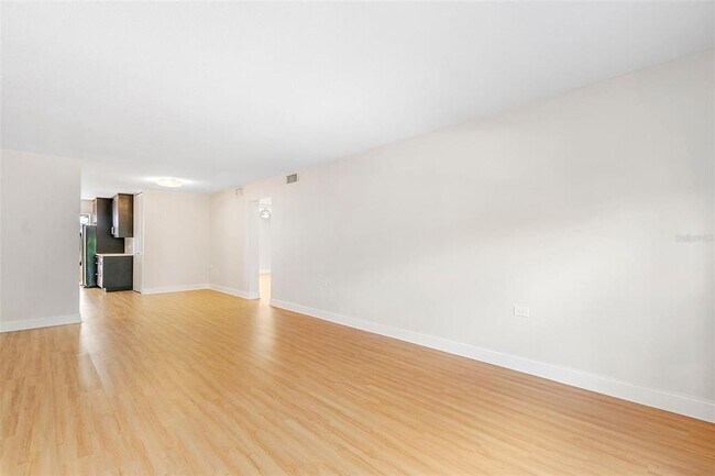 Foto del edificio - 503 Monterey Blvd NE