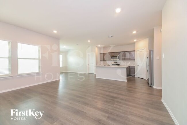 Foto del edificio - 1608 River Oak Ln