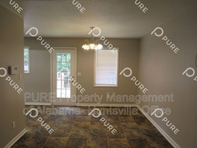 Foto del edificio - 3419 Grassfort Dr SW