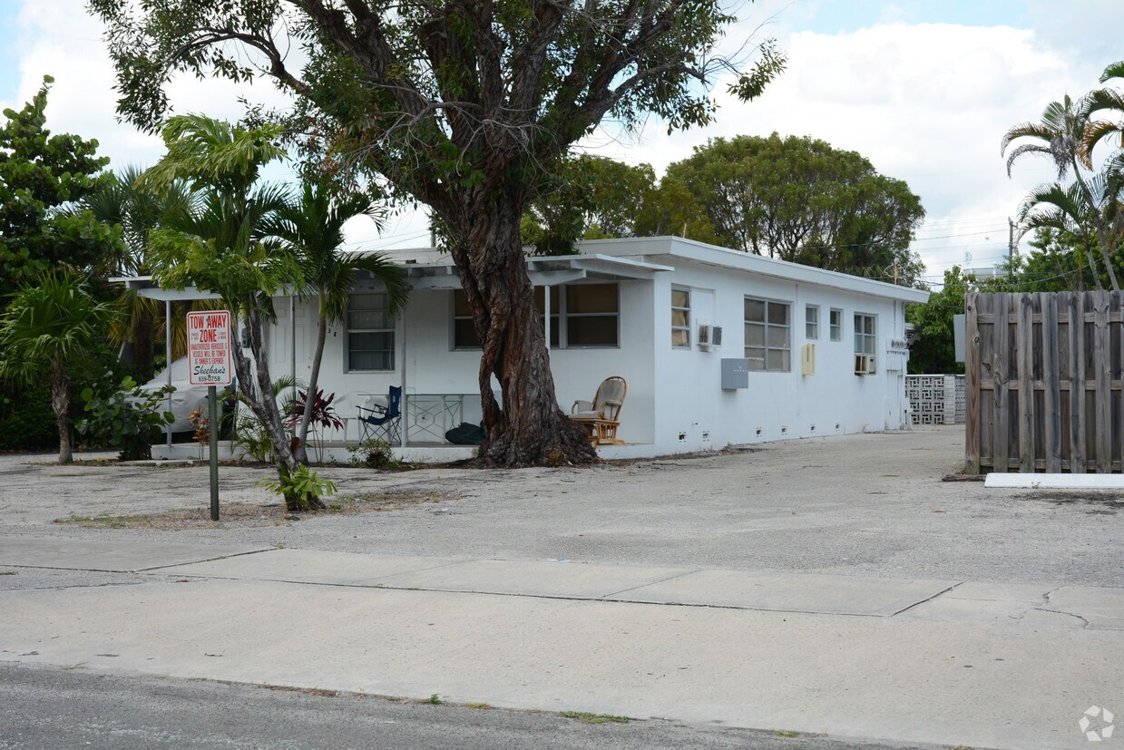 Building Photo - 1238 17th Ave N
