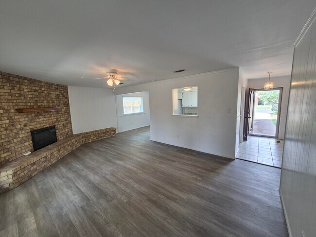 Building Photo - 4815 8th St