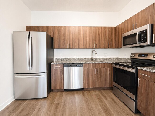 Foto del edificio - 4270 Lakewood Rd
