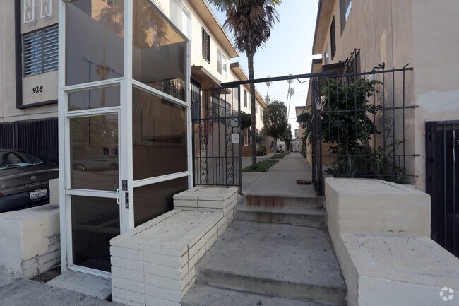 Foto del edificio - 926 Fedora St