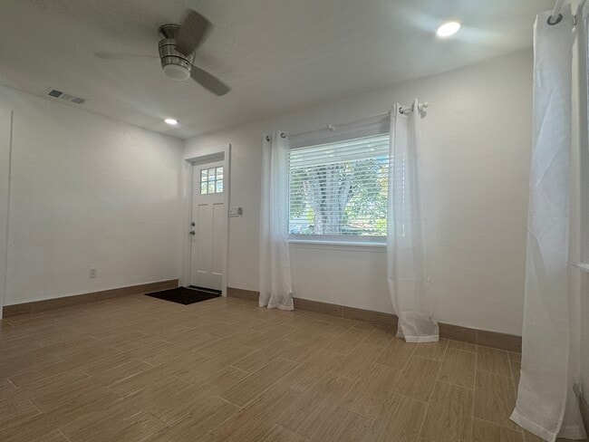 Building Photo - 6704 S Faul St