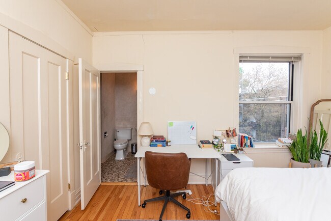 Foto del edificio - 3413 N Elaine Pl
