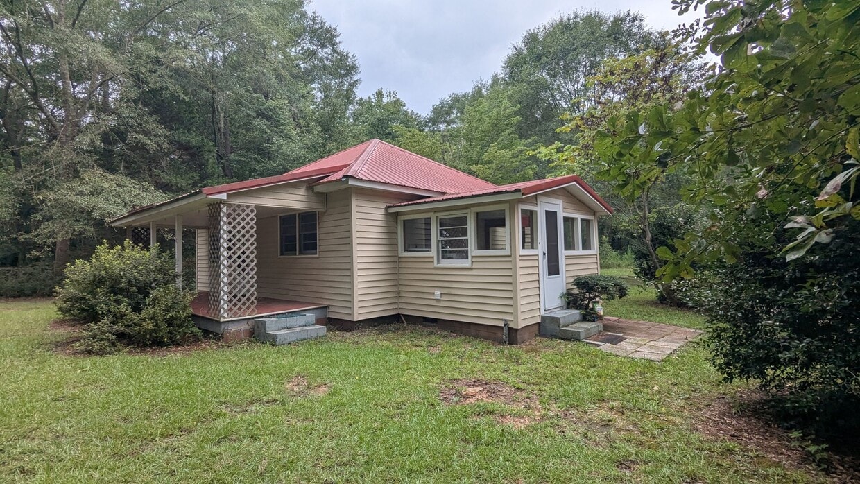 Primary Photo - Coming up 810/25 Modest private home