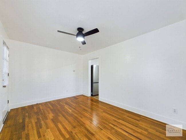 Building Photo - Acequia Madre -452