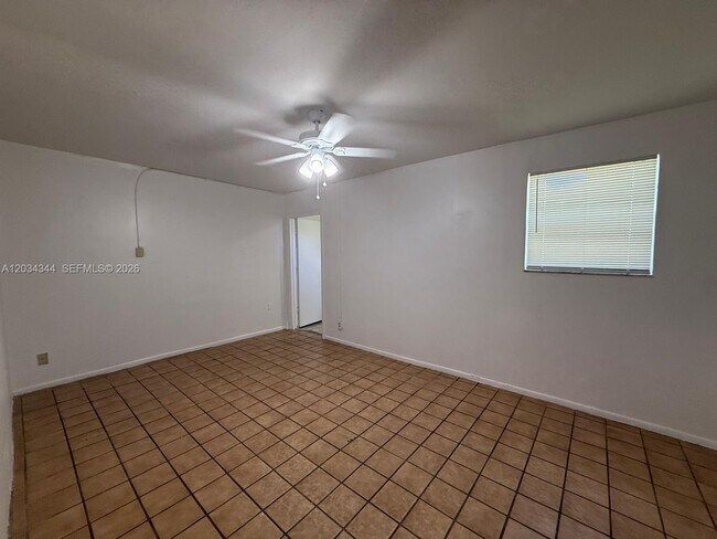 Foto del edificio - 120 NE 7th St