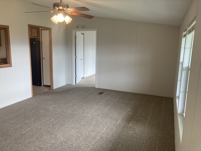 living area just inside front door - 246 Happy Valley Rd