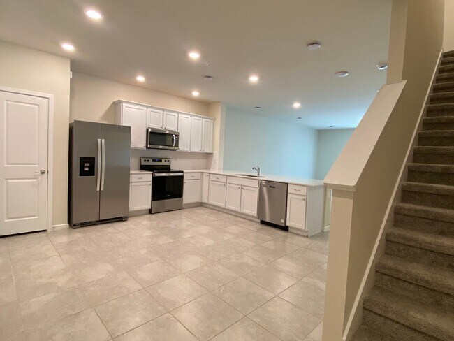 Building Photo - Price Reduced! 3 Bedroom, 2.5 Bath Town Ho...