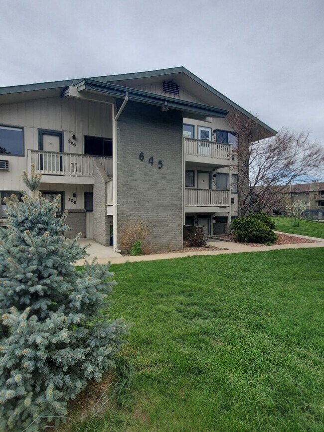 Foto del edificio - Recently Updated and Spacious 1B / 1B Available for June!