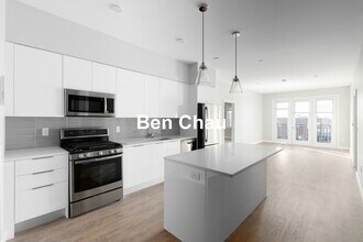 Building Photo - 48 Medford St