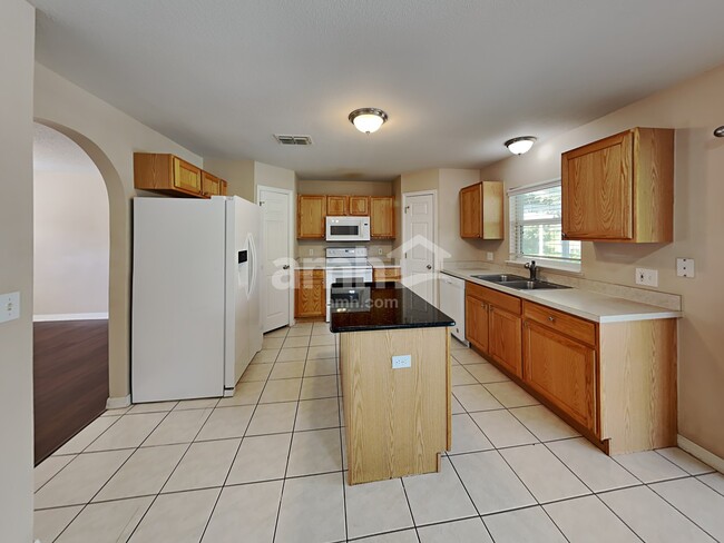 Building Photo - 10114 Maronda Dr