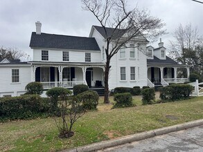 Building Photo - 840 Hickman Rd