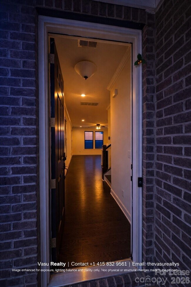 Foto del edificio - 14503 Knowledge Circle