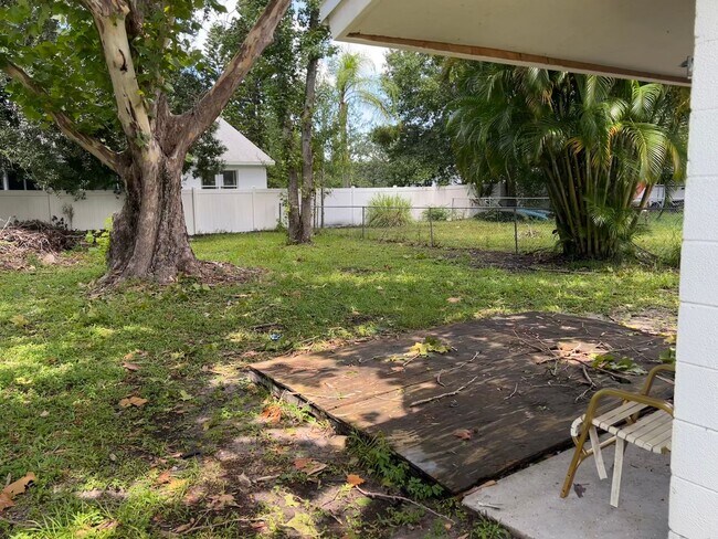 Foto del edificio - Spacious Unit in Bradenton, pet-friendly!