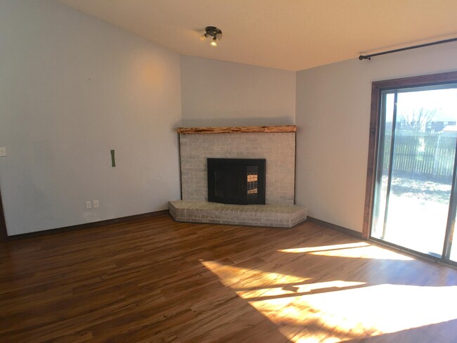 Building Photo - 612 Black Hawk Dr