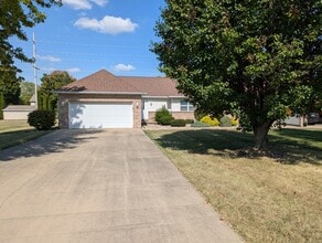 Building Photo - 703B Burgess Dr