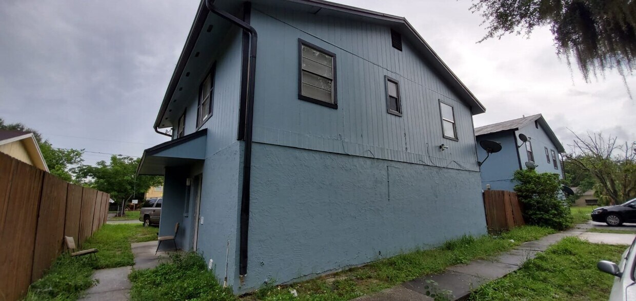 Foto principal - 5110 E. 28th Ave. Unit A-B