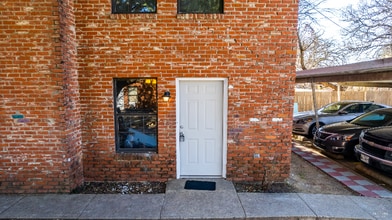 Building Photo - 210 Rolston Rd