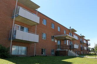 Building Photo - Bayfield Manor