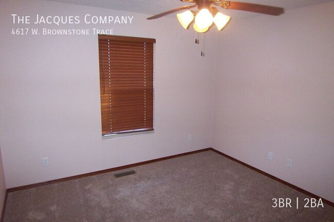 Building Photo - Very Nice 3 Bedroom 2 Bath 2 Car Garage in...