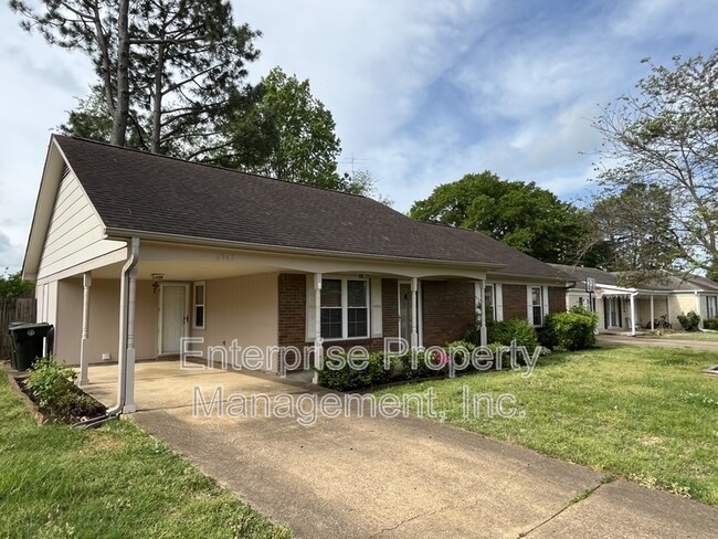 Foto del edificio - 6967 Dawnhill Rd