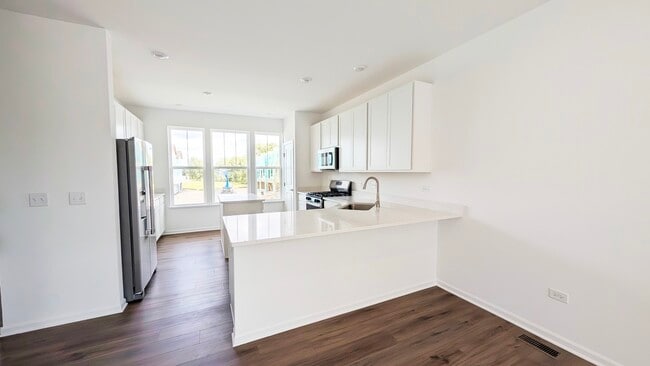 Building Photo - 525 Red Oak Cir