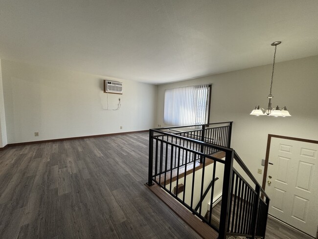 Building Photo - 3017 Pine Lodge Rd