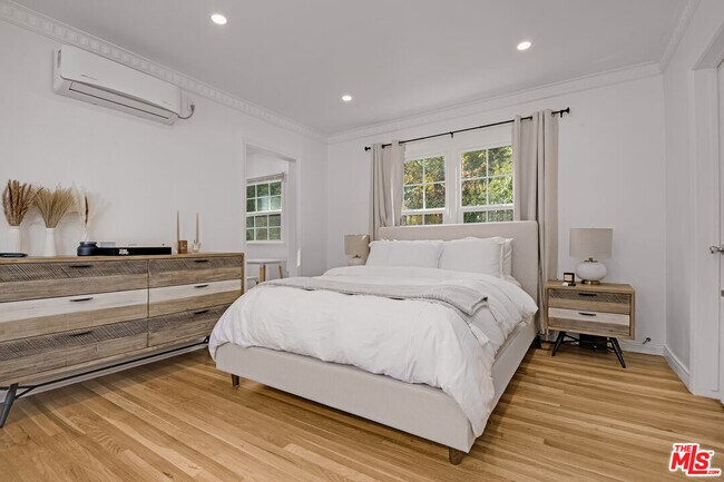 Foto del edificio - 407 Shirley Pl