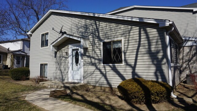 Primary Photo - 2128 N Ginger Creek Cir