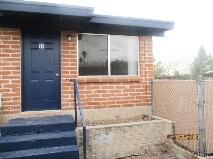 Primary Photo - 3020 N. Balboa Avenue #11