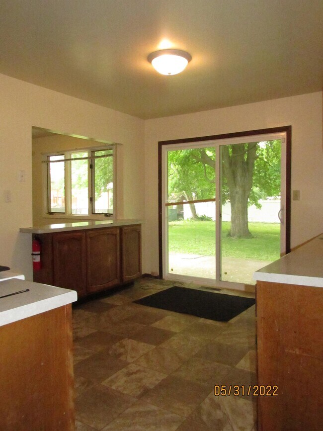 Building Photo - 709 Normal Rd