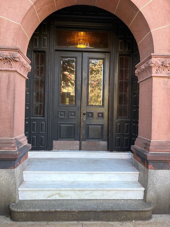 Photo - 128 Magazine St Apartment