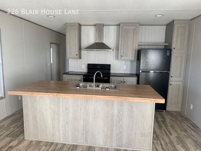 Building Photo - 226 Blair House Ln