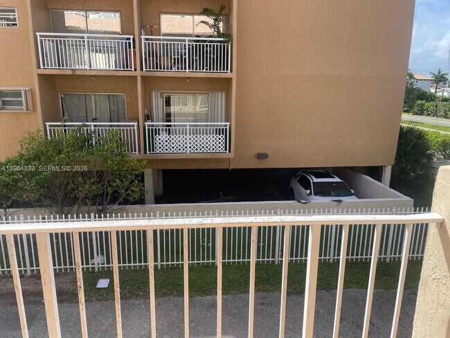 Foto del edificio - 3522 NE 171 St