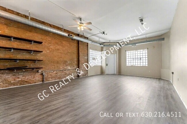 Foto del edificio - 3328 W Chicago Ave