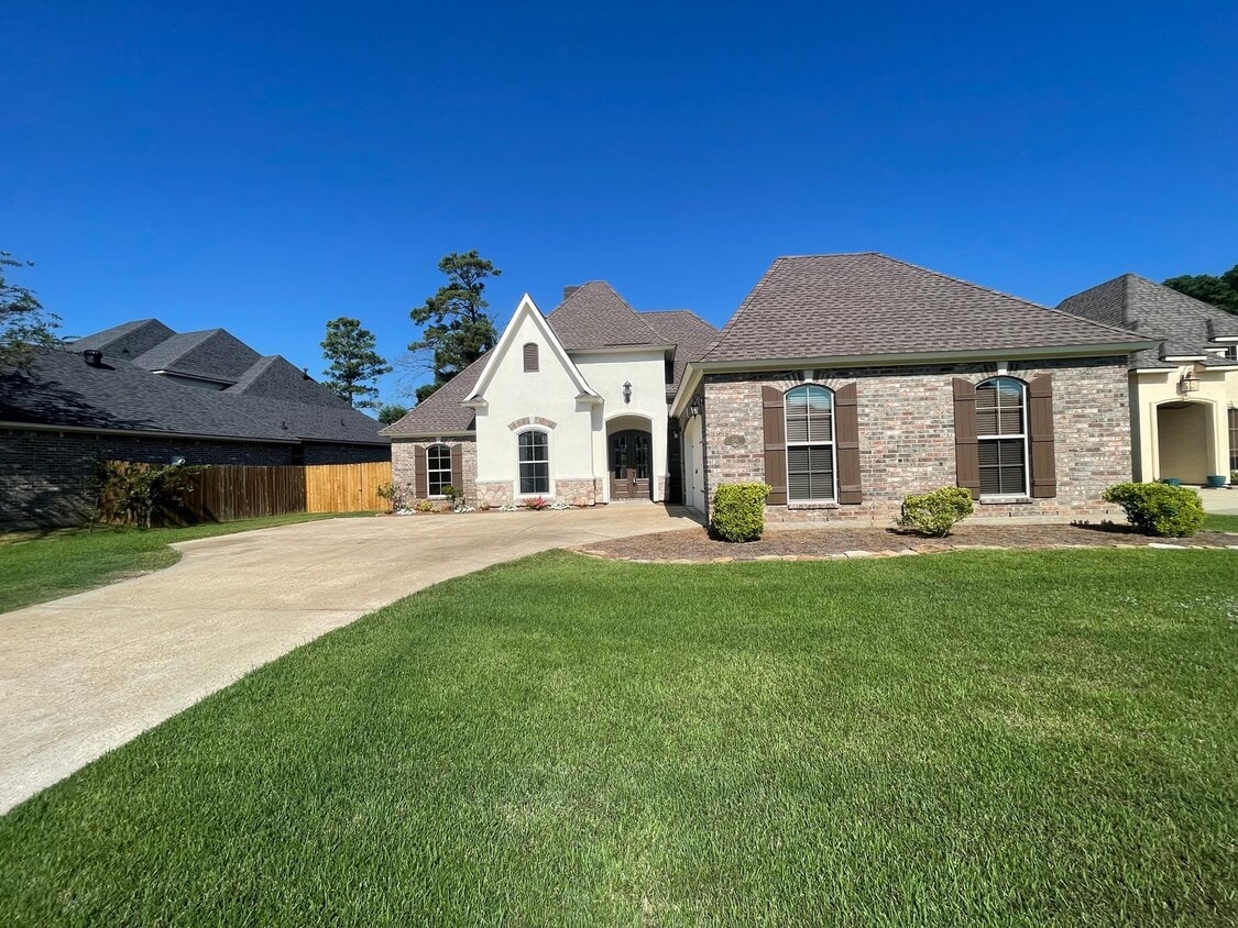 Foto principal - Must See! Welcoming Home In Turtle Creek S...