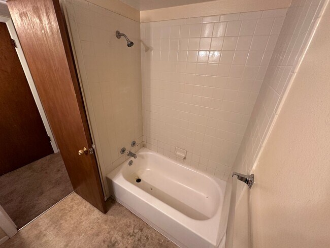Foto del edificio - 820 Hot Springs Ave