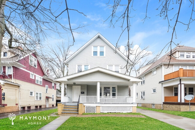 Building Photo - 3355 Desota Ave