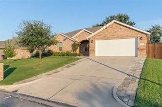 Building Photo - 3733 Cecelia Ln