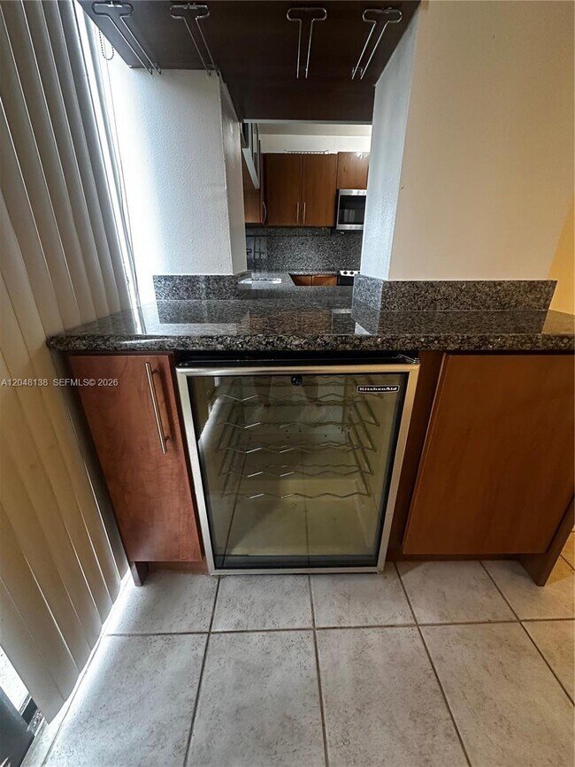 Foto del edificio - 16919 N Bay Rd