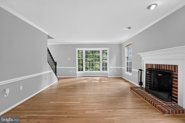 Building Photo - 2820 Kelly Square