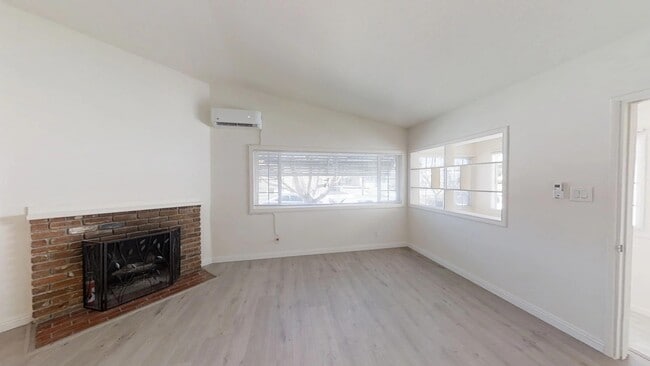 Building Photo - 506 Stewart Dr