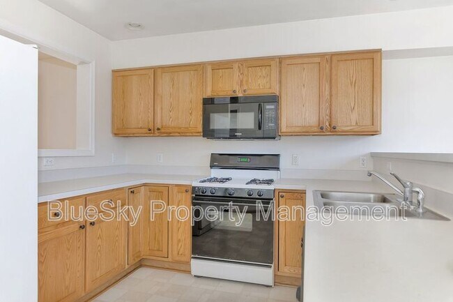 Foto del edificio - 221 Buttercup Lane