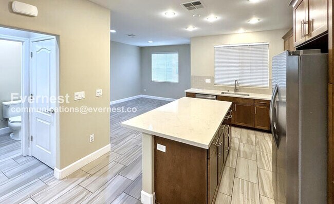 Foto del edificio - 428 Whistler Pl